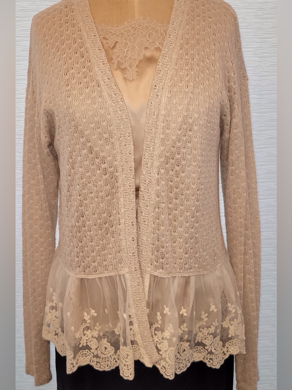 Women's Beige Lace-Hem Knit Cardigan Sweater